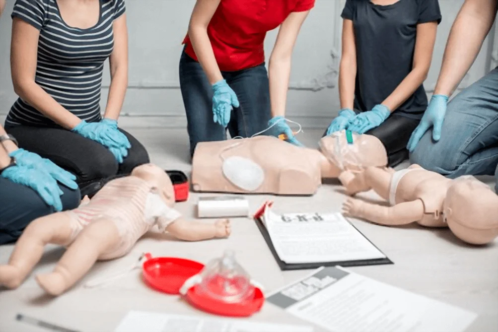Group first aid training session at VIVICPR